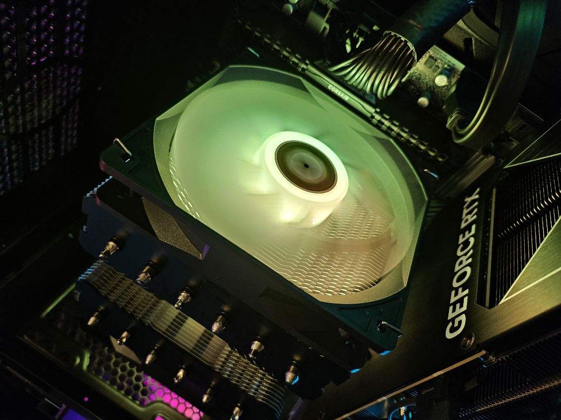 PC Top: AMD 7800x3D & RTX 5080 PC